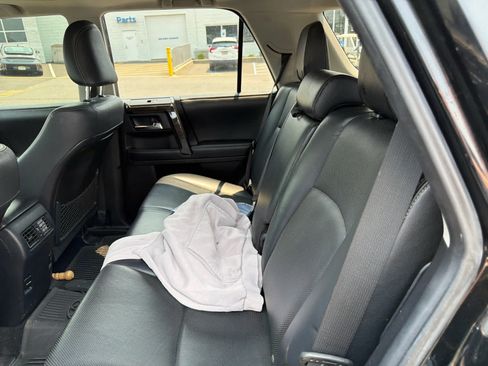 Used 2017 Toyota 4Runner Limited AWD/4WD image 7