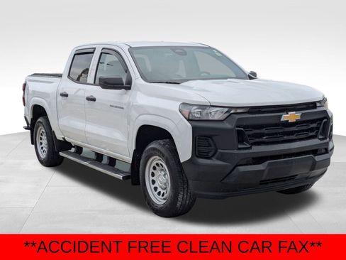 Used 2023 Chevrolet Colorado W/T w/ Advanced Trailering Package image 4