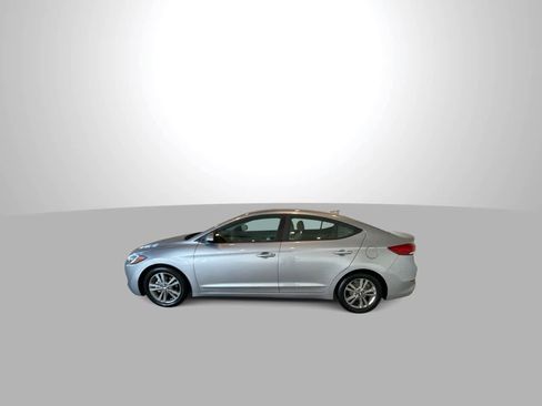 Used 2017 Hyundai Elantra SE image 5