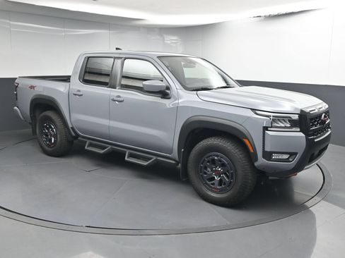 Certified 2025 Nissan Frontier PRO-4X AWD/4WD image 1