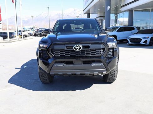 Used 2024 Toyota Tacoma TRD Off-Road AWD/4WD image 9