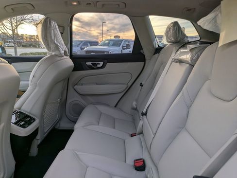 New 2026 Volvo XC60 B5 Ultra w/ Climate Package AWD/4WD image 13