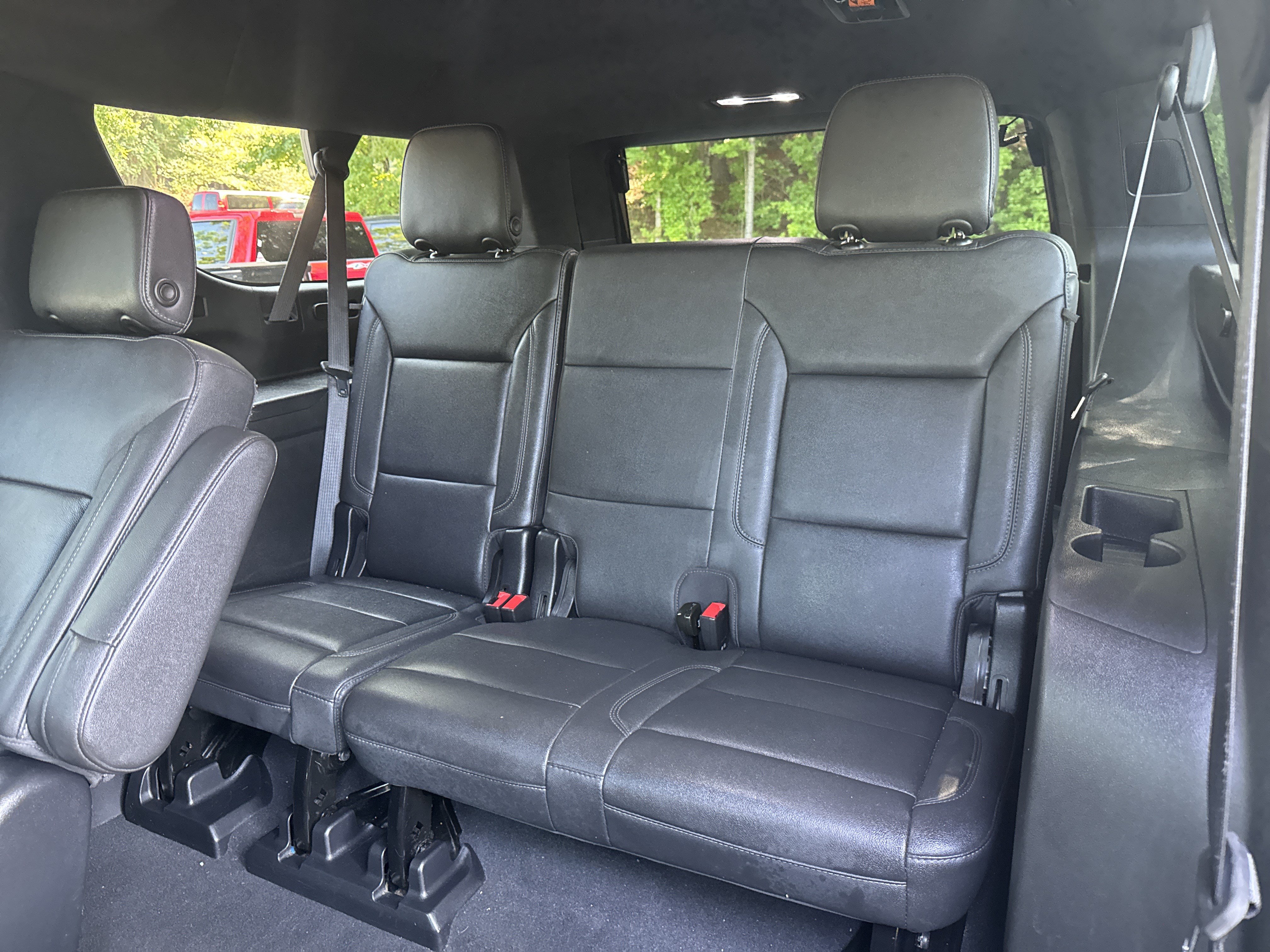 Certified 2022 Chevrolet Suburban Z71 w/ Luxury Package AWD/4WD image 22