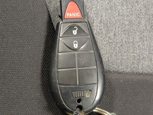 Used 2018 Jeep Cherokee Latitude w/ Altitude Package image 32