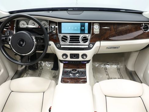 Used 2017 Rolls-Royce Ghost RWD image 57
