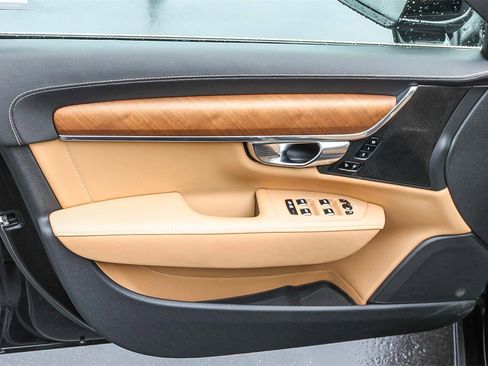 Used 2019 Volvo S90 T8 Inscription w/ Advanced Package image 21