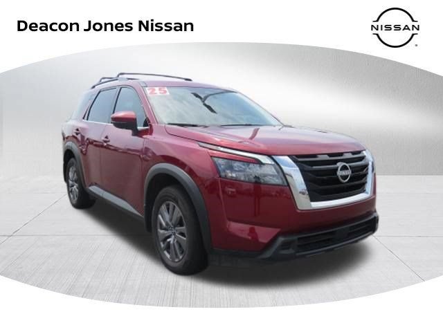 Used 2025 Nissan Pathfinder SV AWD/4WD image 1
