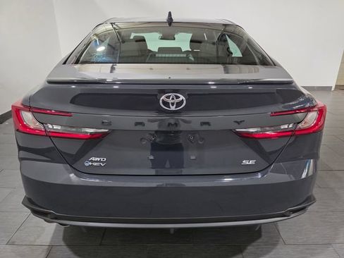 Used 2025 Toyota Camry SE AWD/4WD image 4