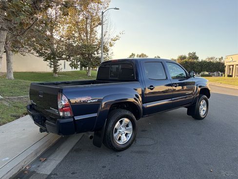Used 2013 Toyota Tacoma PreRunner w/ TRD Sport Pkg RWD image 4