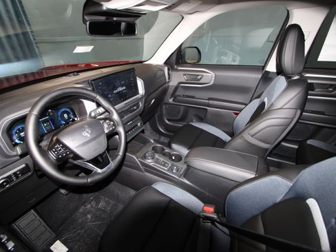 New 2025 Ford Bronco Sport Outer Banks w/ Outer Banks Tech Package+ image 2