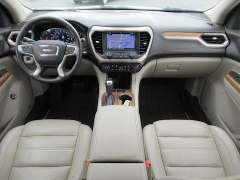 Used 2019 GMC Acadia Denali w/ Technology Package image 12