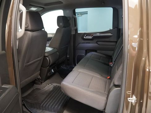 Used 2023 Chevrolet Silverado 1500 LT AWD/4WD image 19