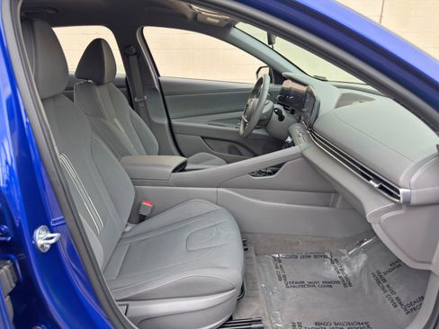 Used 2023 Hyundai Elantra SEL w/ Convenience Package FWD image 14