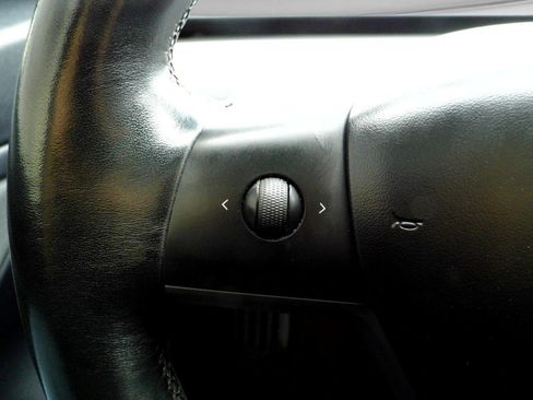 Used 2018 Tesla Model 3 Long Range image 13