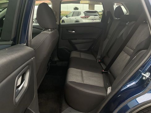 Used 2025 Nissan Rogue SV FWD image 12