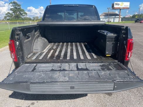 Used 2016 Ford F150 Lariat w/ Equipment Group 502A Luxury image 9