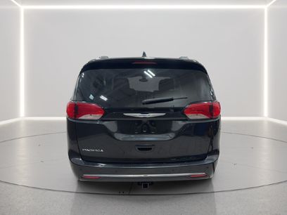 Used 2018 Chrysler Pacifica Touring-L w/ Tire & Wheel Group
