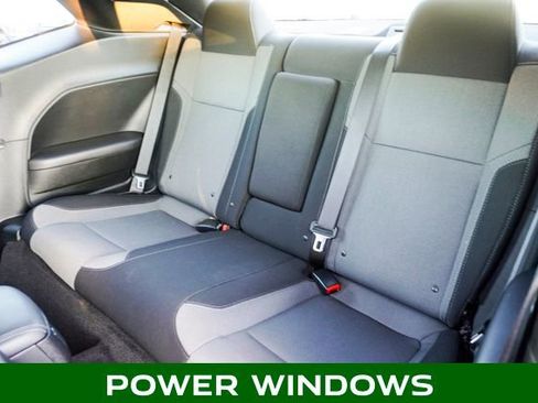 Used 2016 Dodge Challenger SXT image 7