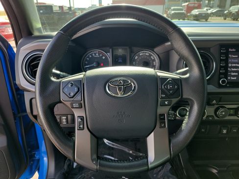 Used 2020 Toyota Tacoma TRD Sport AWD/4WD image 21