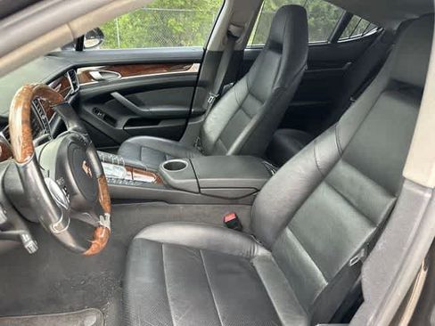 Used 2010 Porsche Panamera S RWD image 3