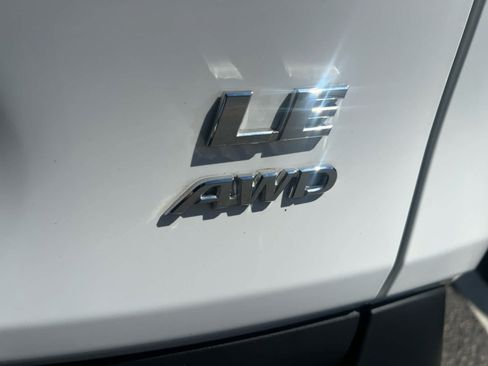 Used 2024 Toyota RAV4 LE AWD/4WD image 15