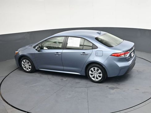 Used 2025 Toyota Corolla LE image 31