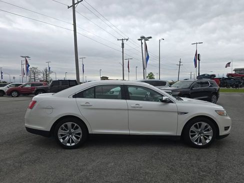 Used 2011 Ford Taurus Limited w/ 303A Rapid Spec Order Code FWD image 4