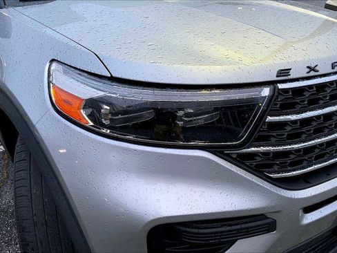 Used 2022 Ford Explorer XLT image 25