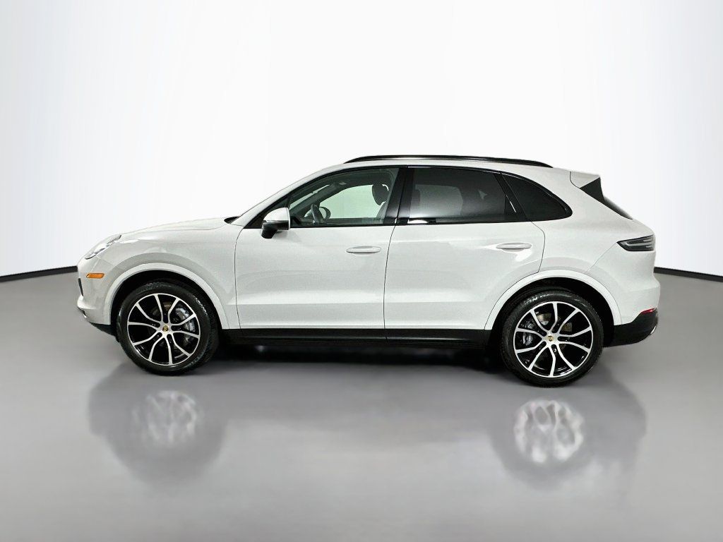 Used 2023 Porsche Cayenne AWD/4WD image 8