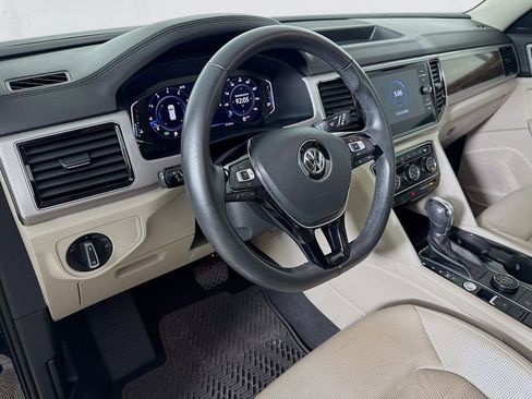 Used 2019 Volkswagen Atlas SEL Premium image 9