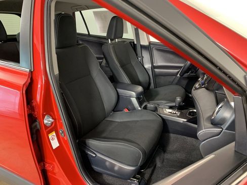 Used 2017 Toyota RAV4 XLE image 36