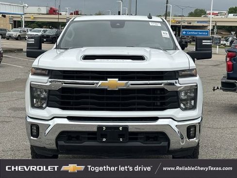 Used 2024 Chevrolet Silverado 2500 LT w/ Convenience Package image 5