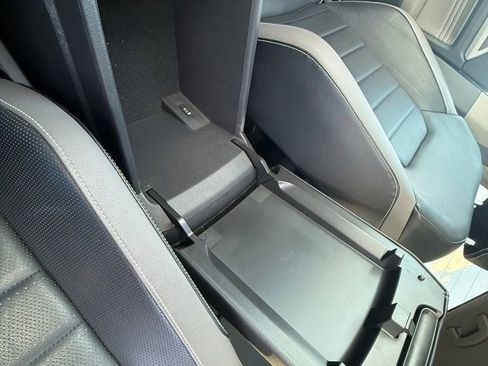 Used 2022 Volkswagen Atlas SEL Premium image 27