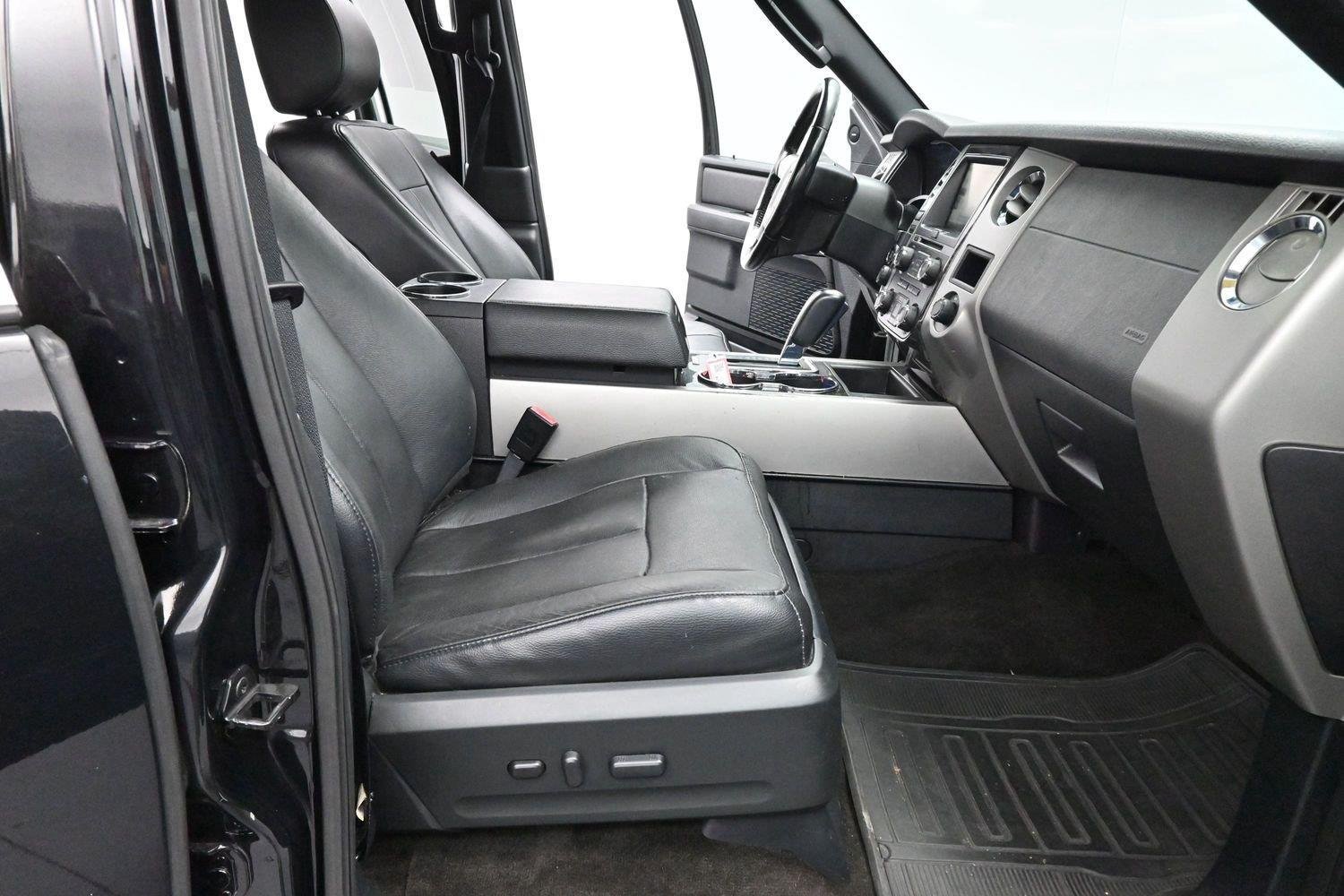 Used 2015 Ford Expedition Limited w/ Equipment Group 301A AWD/4WD image 36