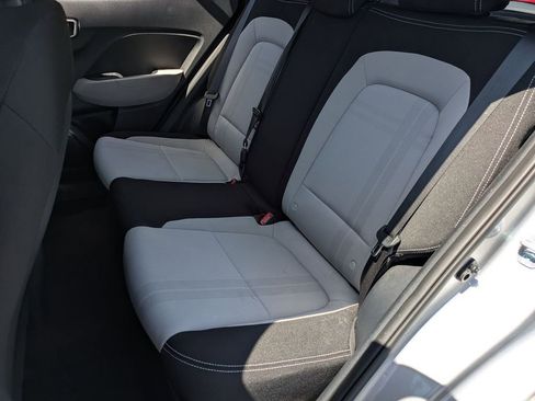 Used 2025 Hyundai Venue SEL FWD image 26