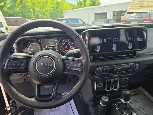 New 2025 Jeep Gladiator Sport image 15