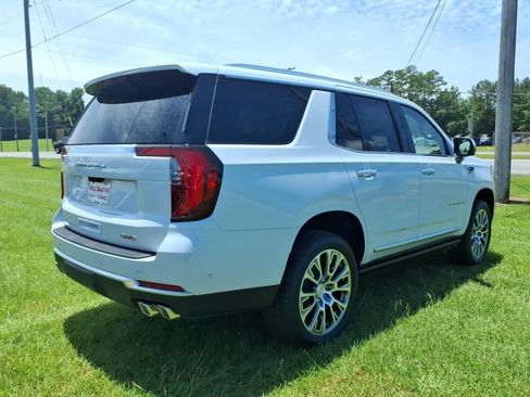 New 2026 GMC Yukon Denali w/ Denali Reserve Package AWD/4WD image 7