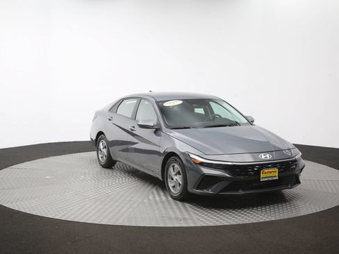 Used 2024 Hyundai Elantra SE FWD image 48
