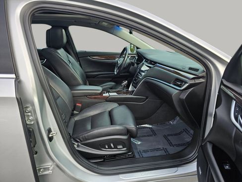 Used 2014 Cadillac XTS Luxury image 24