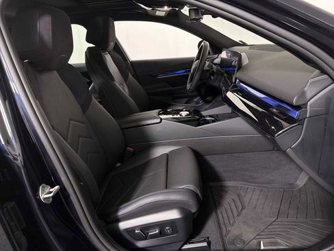 Used 2024 BMW i5 M60 w/ Premium Package image 25