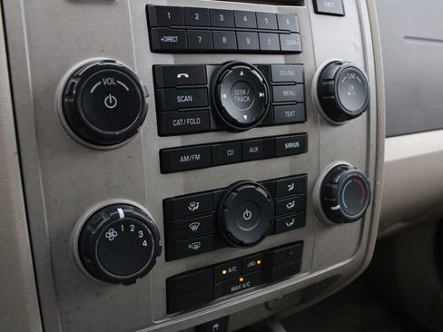 Used 2010 Ford Escape XLT AWD/4WD image 14