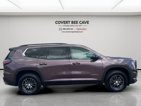 Used 2025 GMC Acadia Elevation image 11