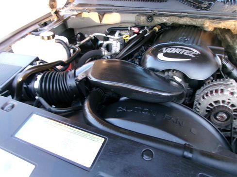 Used 2001 Chevrolet Suburban LT w/ LT Preferred Equipment Group image 20