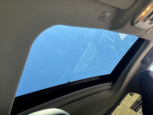 Certified 2025 Toyota Highlander XLE image 14