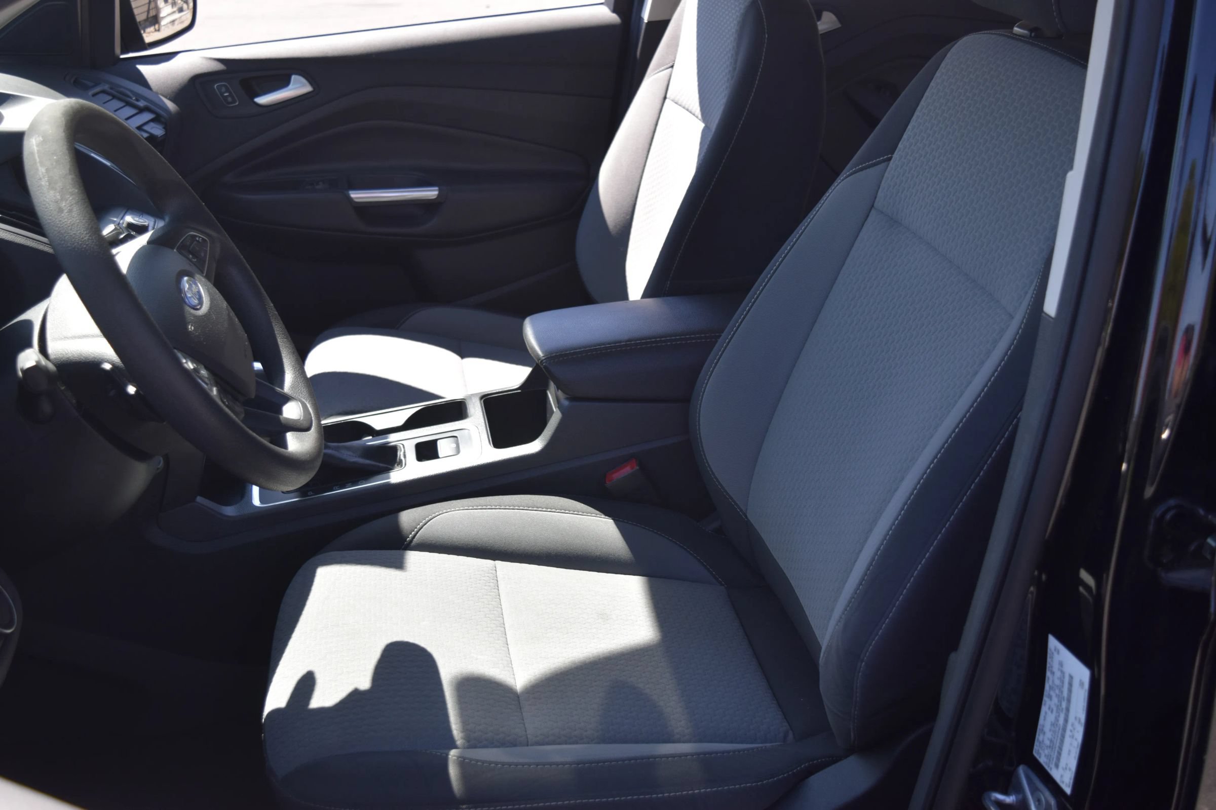 Used 2017 Ford Escape SE w/ Equipment Group 201A FWD image 6