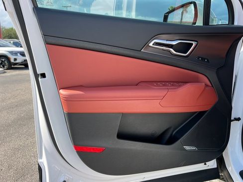 Used 2026 Kia Sportage SX image 13