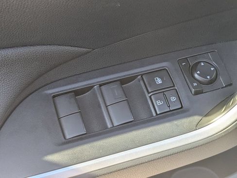 Used 2025 Toyota RAV4 LE FWD image 15