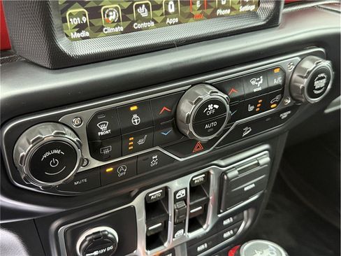 Used 2018 Jeep Wrangler Unlimited Rubicon image 16