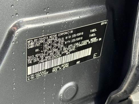 Used 2018 Toyota RAV4 Limited image 28