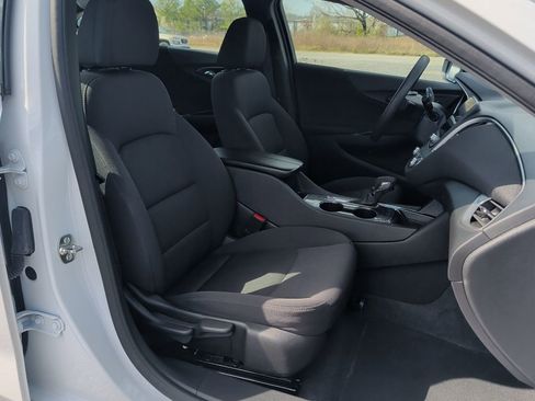 Used 2025 Chevrolet Malibu LT FWD image 40